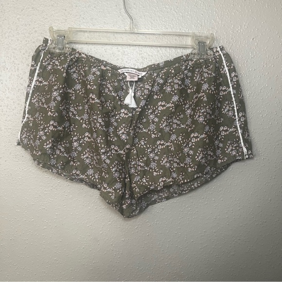 Victoria secret green floral draw string pajama shorts - Picture 1 of 7